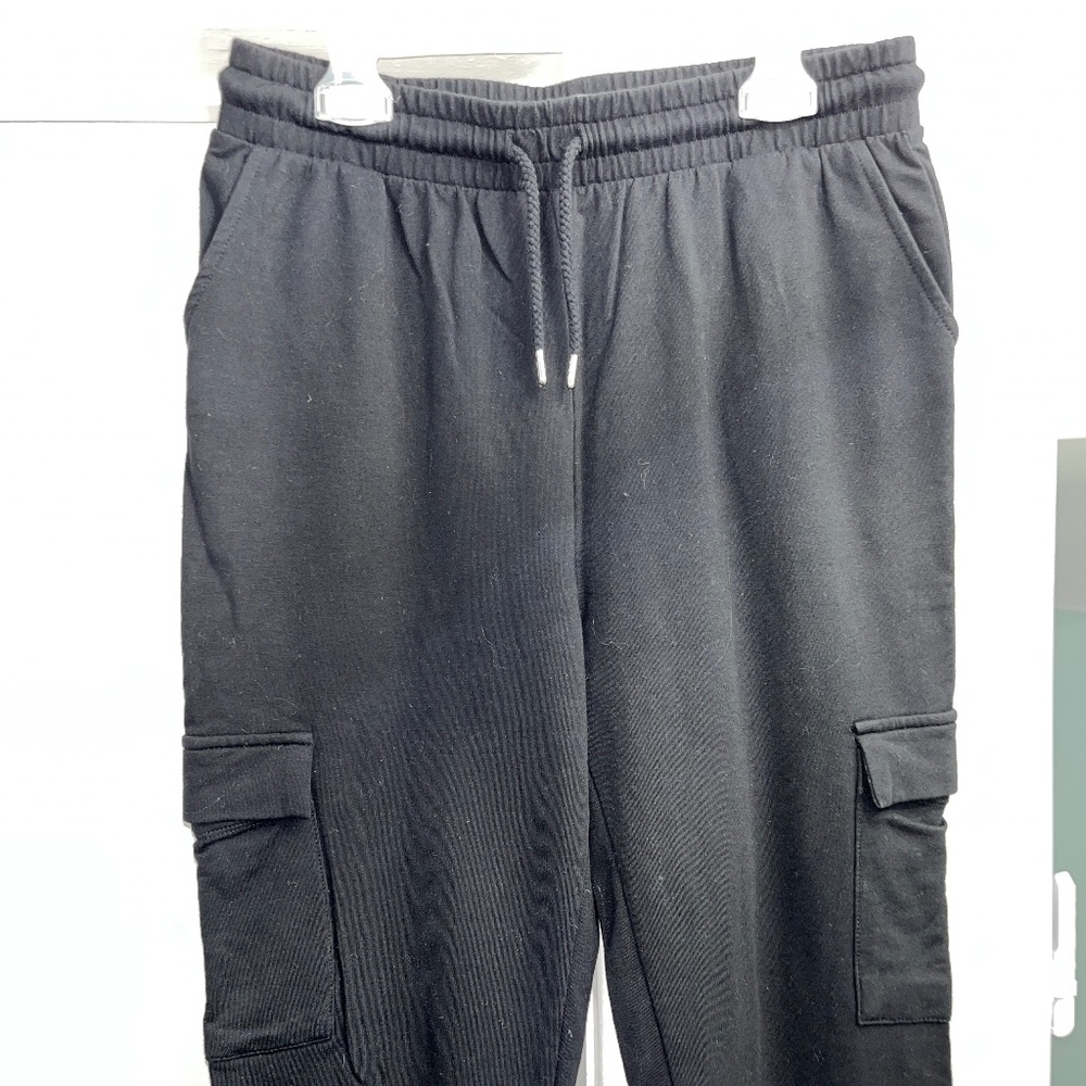 Twik by Simons cozy cotton cargo joggers with 4 pockets, M, black.